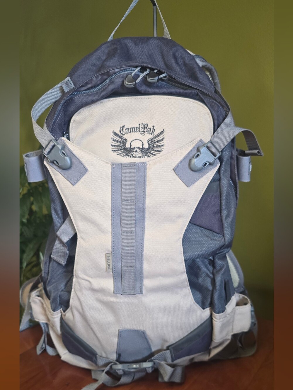 CamelBak Outlaw Hellion Hydration Backpack Gray Ski Mountain Hiking